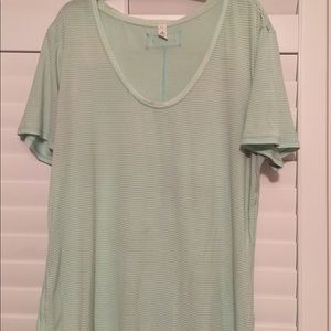 Lululemon t-shirt size 12.